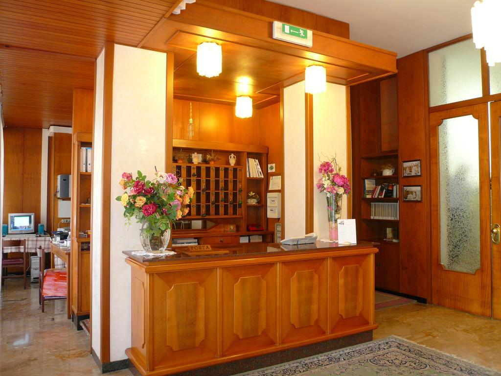 Albergo Ariston Tabiano Terme ภายนอก รูปภาพ
