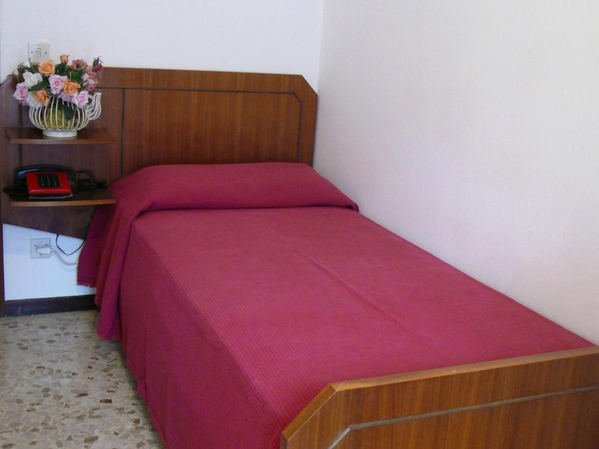 Albergo Ariston Tabiano Terme ภายนอก รูปภาพ